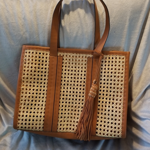 vince camuto indra tote